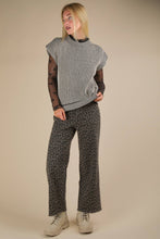 Load image into Gallery viewer, Two Tone Ribbed Knit Sweater Vest