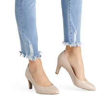 Load image into Gallery viewer, Skinny Ankle Distressed Jeans