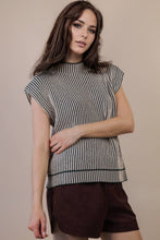 Load image into Gallery viewer, Two Tone Ribbed Knit Sweater Vest