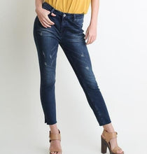 Load image into Gallery viewer, Umgee Distressed Stretch Skinnies