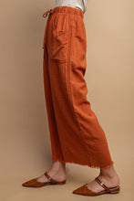 Load image into Gallery viewer, Wide Leg Frayed Hem Pant