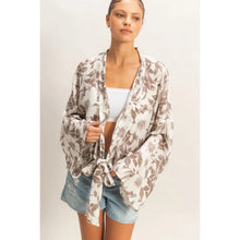 Load image into Gallery viewer, Lightweight Floral Kimono Top