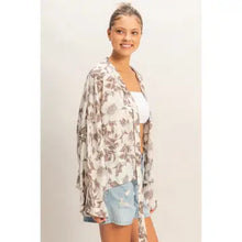 Load image into Gallery viewer, Lightweight Floral Kimono Top