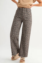 Load image into Gallery viewer, Leopard Frayed Edge Wide Leg High Waist Jeans