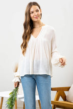 Load image into Gallery viewer, Textured Flowy V-Neck Top