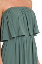 Load image into Gallery viewer, Close-up detail of the ruffled bodice and crinkle fabric texture of the Woven Crinkle Strapless Maxi Dress