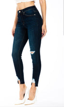 Load image into Gallery viewer, KanCan High Rise Skinnies