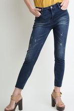 Load image into Gallery viewer, Umgee Distressed Stretch Skinnies